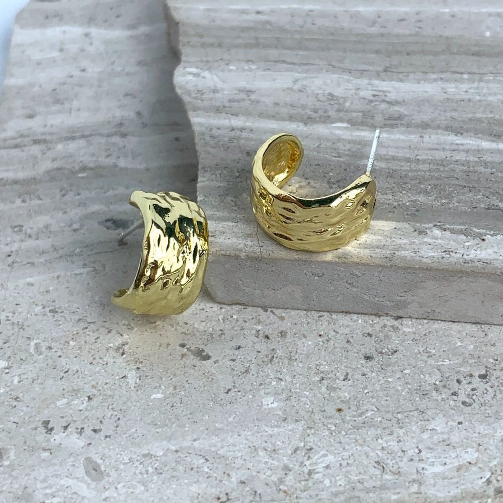 NEW~ Anthropologie Molten Gold Huggie Hoop Earrings - Picture 7 of 11